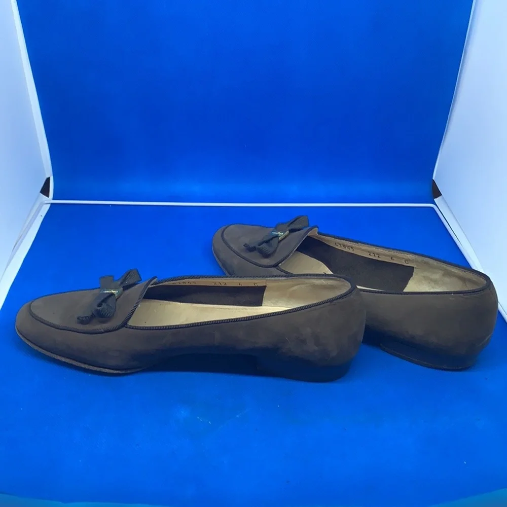 Salvatore Ferragamo Brown suede with gold hardware ‎ bow 6C
